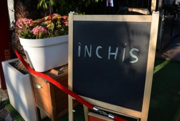 Bezárnak a vendéglők és a kávézók két Kolozs megyei városban