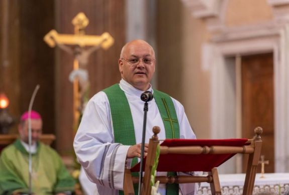 Pozitív lett László Attila kolozsvári főesperes koronavírus-tesztje – imasorozatra invitálnak