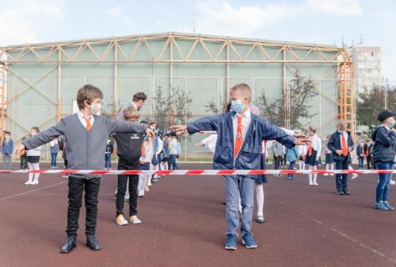 Bezár valamennyi felvidéki középiskola