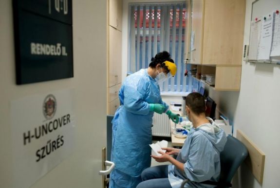 Koronavírus: rekordot döntött az elhunytak száma Magyarországon