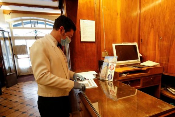 50 százalékkal csökken Romániában a turisztikai rendeltetésű épületek és telkek adója