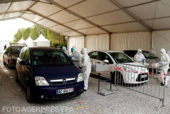 FRISSÍTVE - Koronavírus: Franciaországban éjszakai kijárási tilalom lép életbe