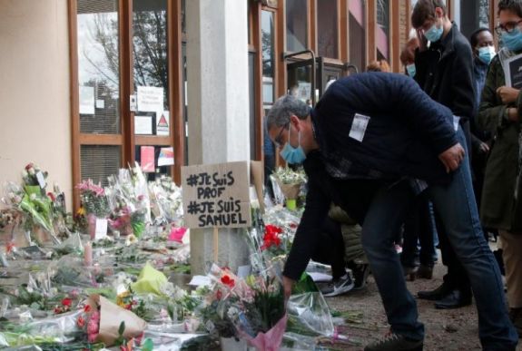 Tíz embert vettek őrizetbe a barbár párizsi terrortámadás miatt