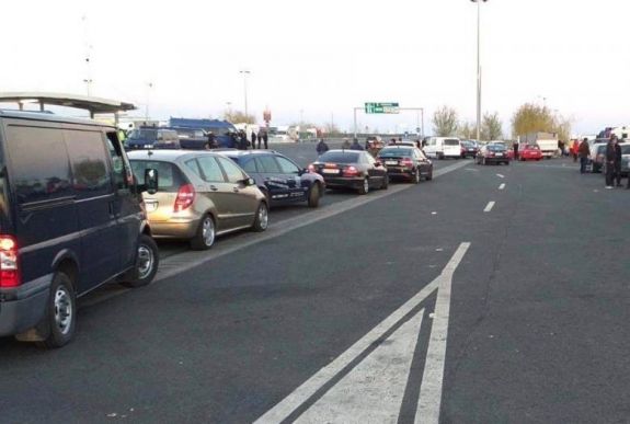 Csaknem hetvenezer személy lépte át az országhatárt egy nap alatt