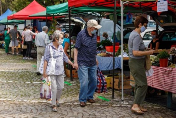Keddtől kötelező a maszkviselés a csíkszeredai közterületeken