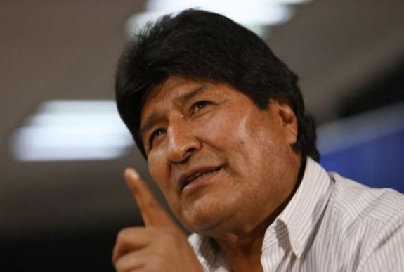 A száműzetésben lévő elnöknek gratulált Ferenc pápa?