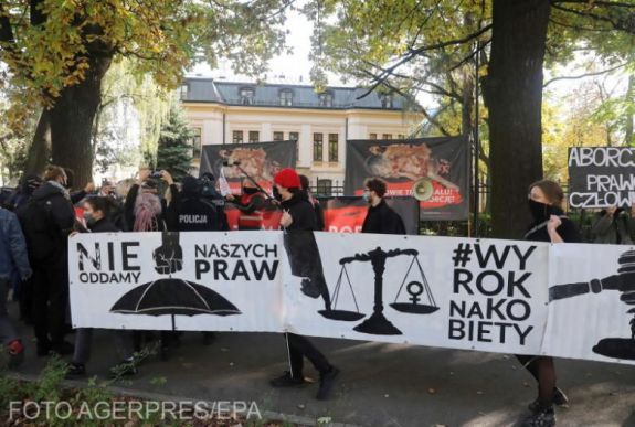 Alkotmányellenesnek találta a lengyel alkotmánybíróság a beteg magzatok művi vetélését