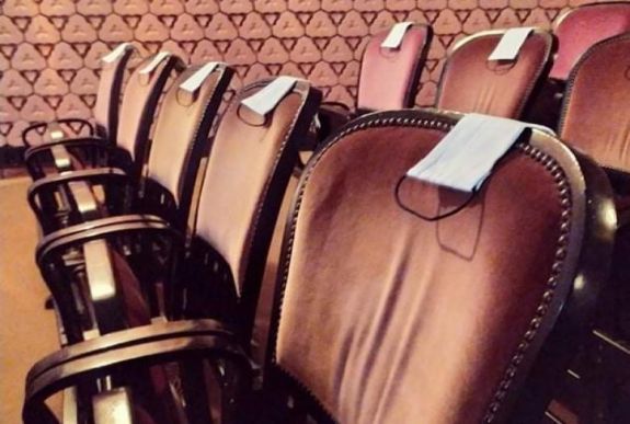 Temesváron is felfüggesztik a színházak és előadótermek működését, és átállnak online oktatásra