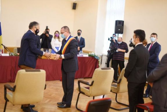 „A legfontosabb: szolgálni a csíkszeredaiakat” – beiktatták hivatalába Korodi Attila polgármestert