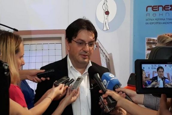 Megszavazta a parlament a volt egészségügyi miniszter mentelmi jogának megvonását