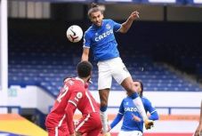 Pontosztozkodás a liverpooli rangadón