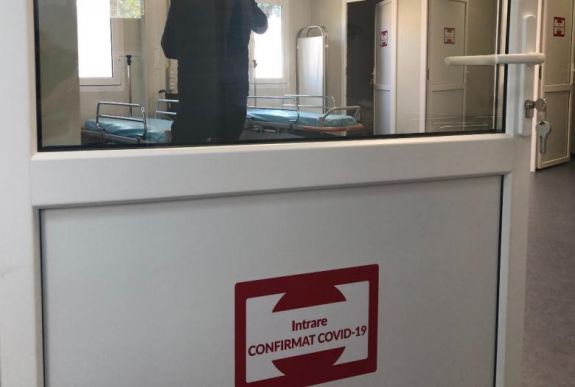 Telítődés: minden kórháznak fogadnia kellene a koronavírus-fertőzötteket