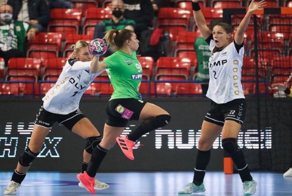 Női kézilabda BL: szoros meccsen nyert a CSM, kiütötték a Fradit