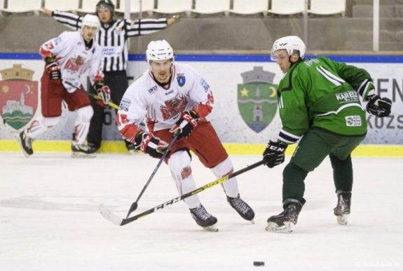 Felfüggesztették a román jégkorongbajnokságot, de nem egészen