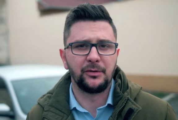 „Célunk, hogy a magyar fiatalok Erdélyben boldogulhassanak” – Oltean Csongor a Mandinernek