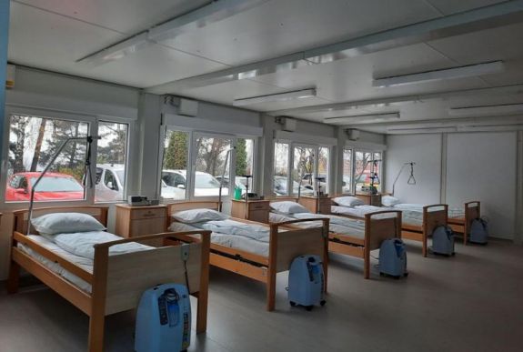 Konténerkórházat adtak használatba Csíkszeredában
