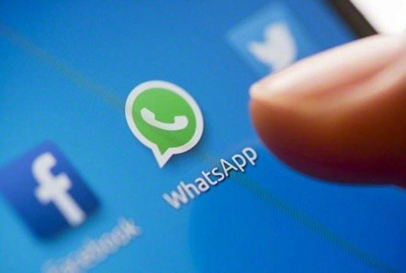 Whatsapp-üzenetet küldött a feleségének, letartóztatták