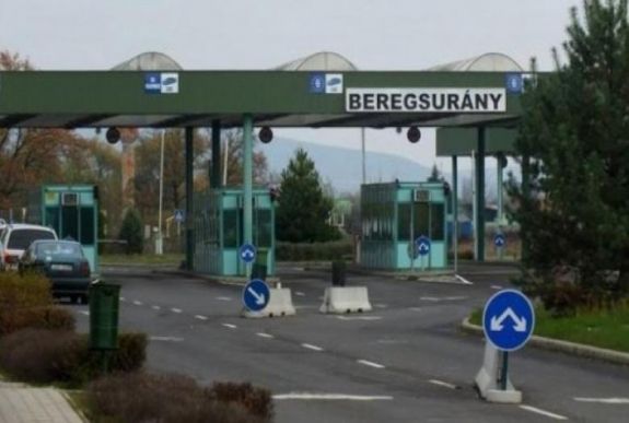 Nem engedték be Ukrajnába Grezsa István miniszteri biztost