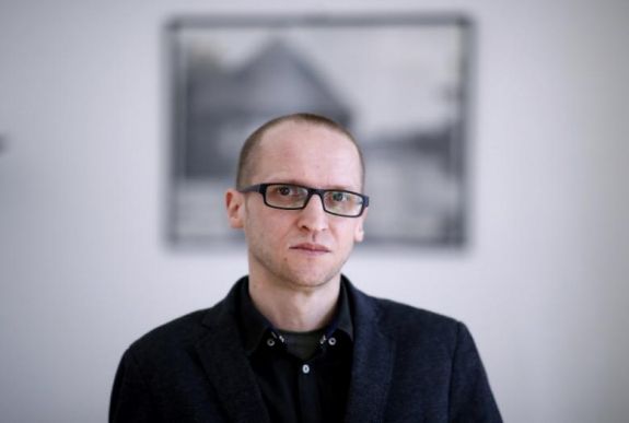 FRISSÍTVE - Visszavonta gázkamrás írását, és törölte Facebook-oldalát Demeter Szilárd