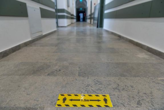 Az iskolák, éttermek és színházak megnyitását szorgalmazza a bukaresti polgármester