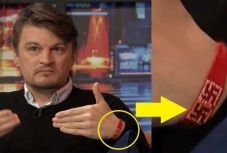 Már a második erdélyi újságírótól válnak meg magyar lapok náci szimbólum használatának gyanúja miatt