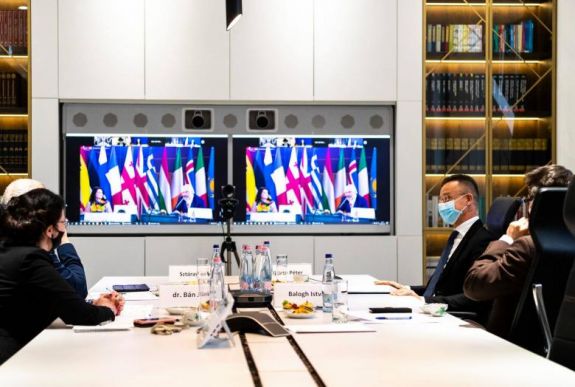 Szijjártó: állandó megfélemlítésben élnek a kárpátaljai magyarok 