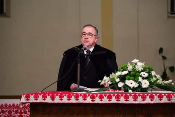 Bálint Benczédi Ferenc unitárius püspök: meg kell próbálni lelkiekben élni, közelebb kerülni egymáshoz