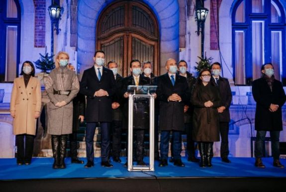 Összefoglaló a reakciókról: mind a szociáldemokraták, mind a liberálisok győztesnek tekintik magukat