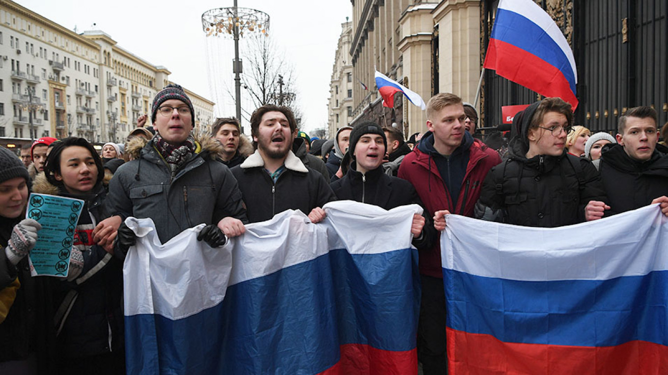 Russians are many. Патриоты США. Немецкие активисты. Патриоты России. Россиянам могут запретить въезд в ЕС.