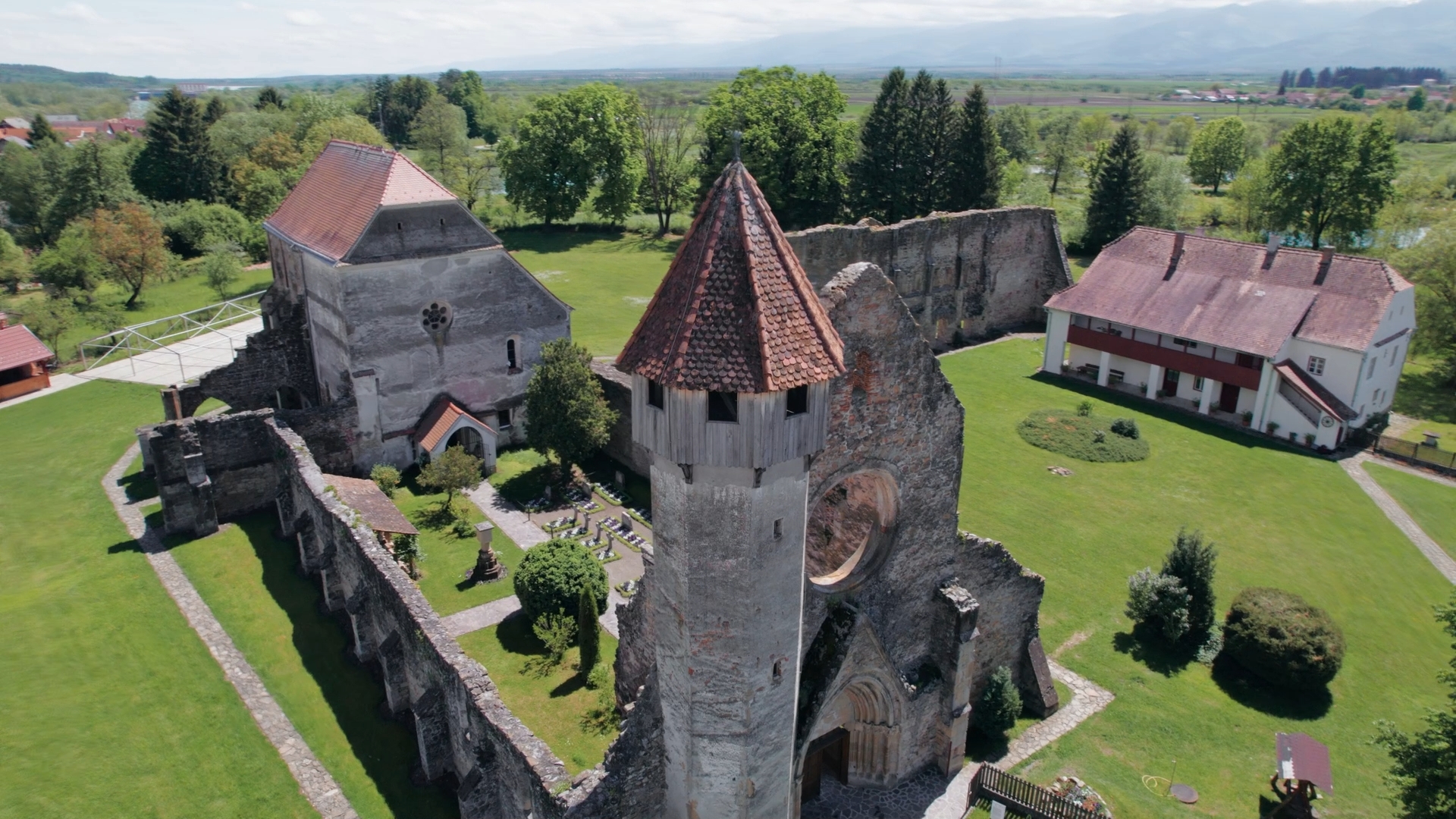 Erdély legjei: a kerci apátság