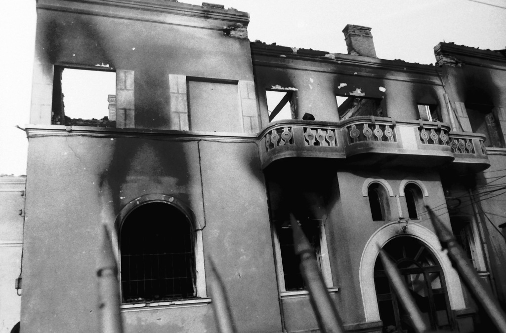A kiégett rendőrségi székház | Fotó: Udvarhelyi Miklós