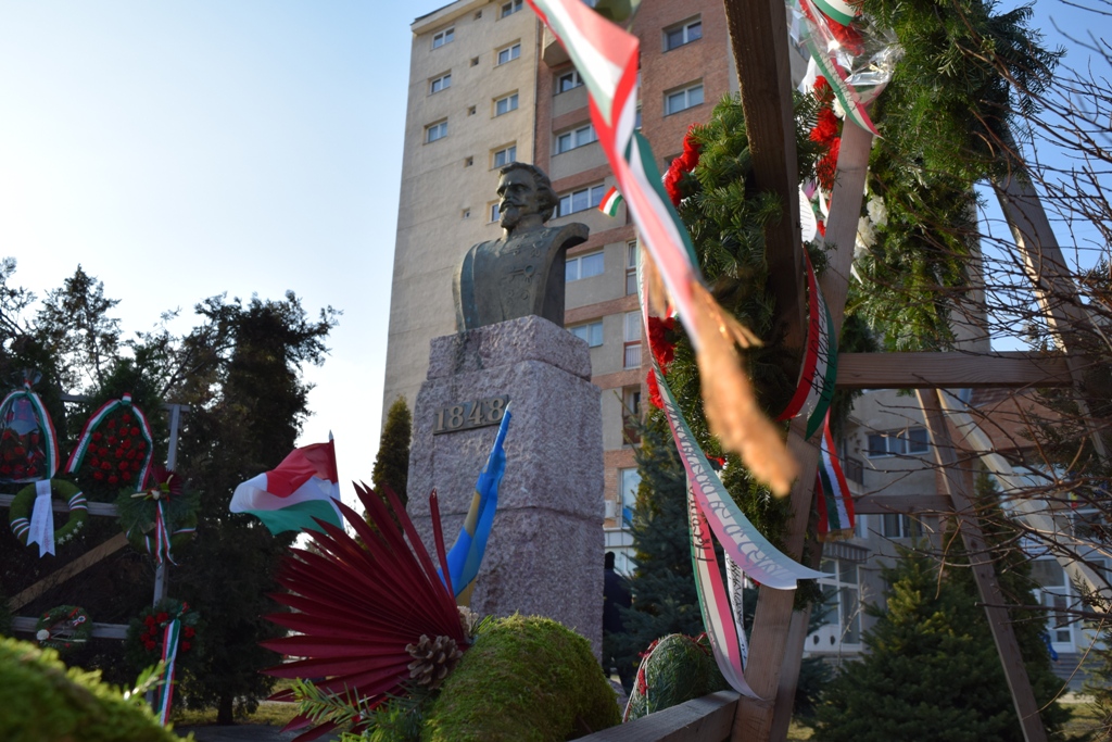 csősz bogi otthona miskolc