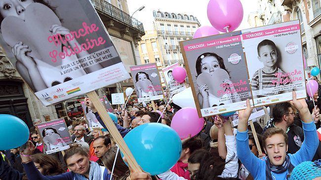 932504-france-gay-marriage-protest