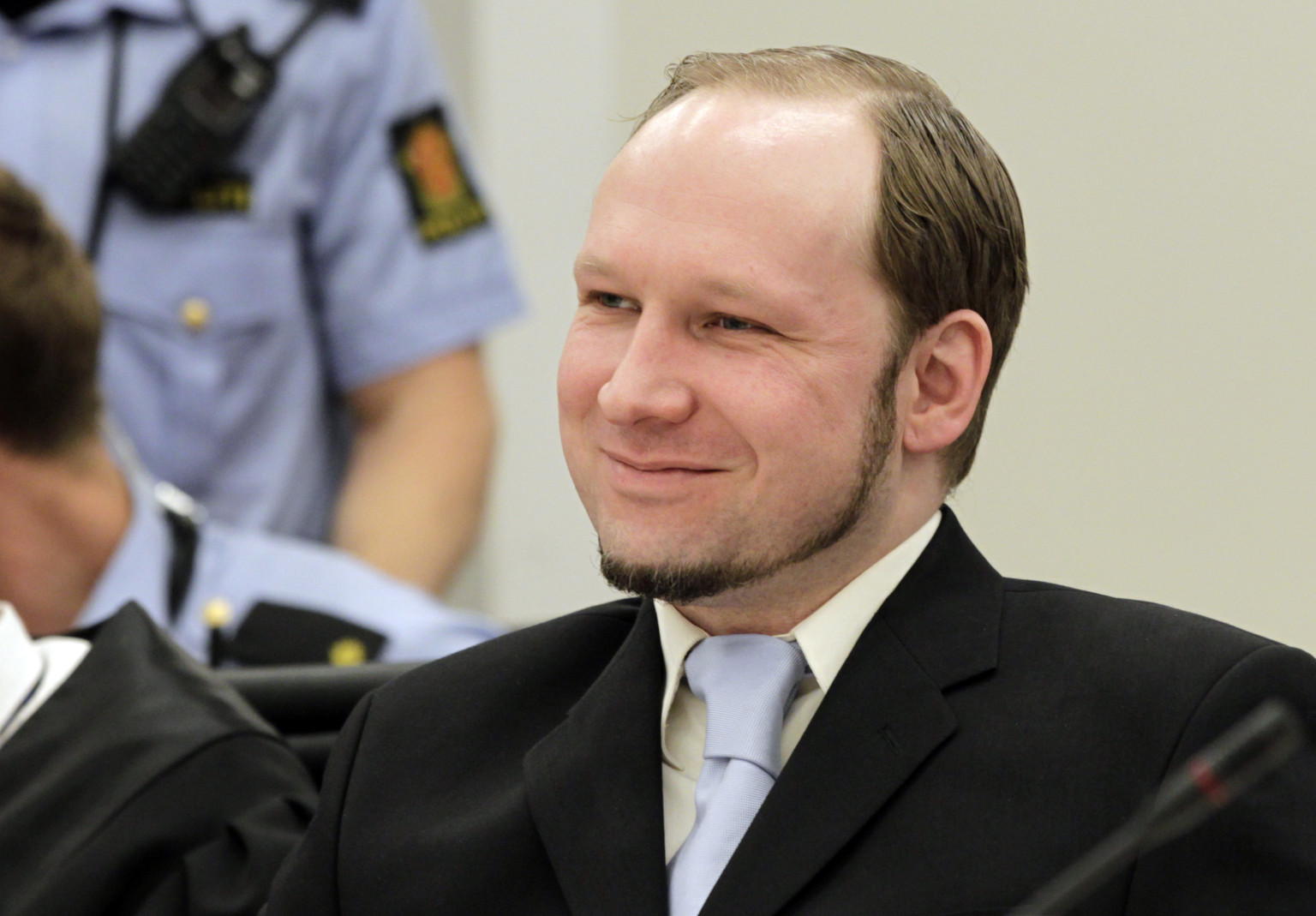 Pert nyert Breivik a norvég állam ellen